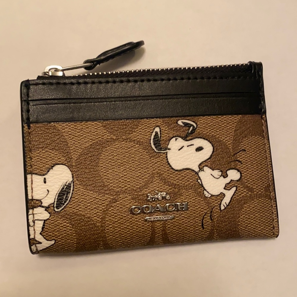 Coach X Peanuts Snoopy card holder